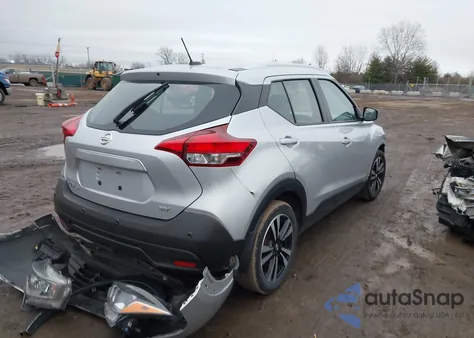 2020 Nissan Kicks Sv Xtronic Cvt z USA, uszkodzony, nr VIN 3N1CP5CV2LL549920